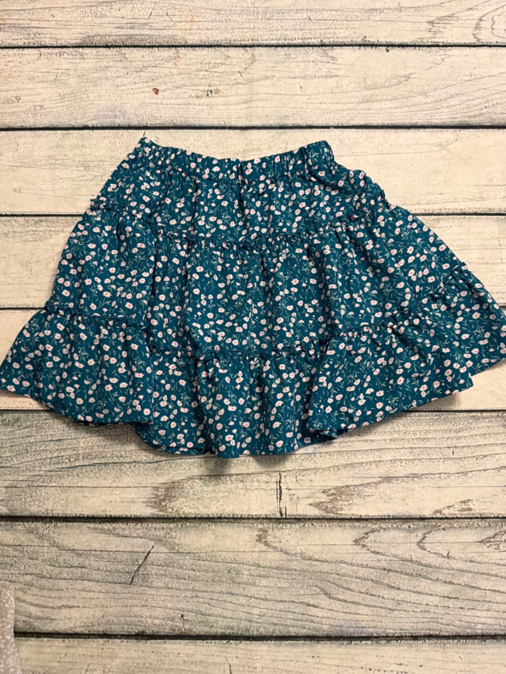 SHEIN teal floral print tiered mini skirt. XS